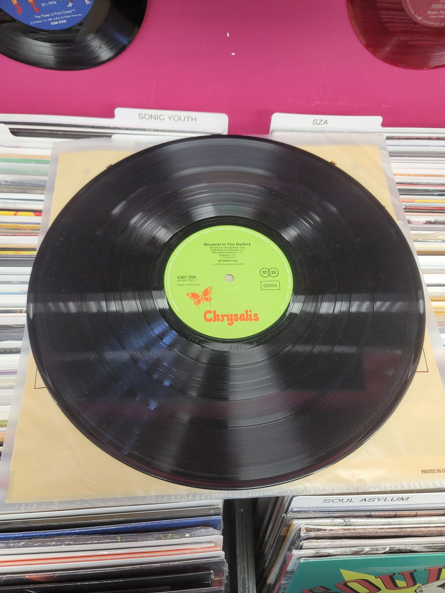 USED: Jethro Tull - Minstrel In The Gallery LP vinyl record