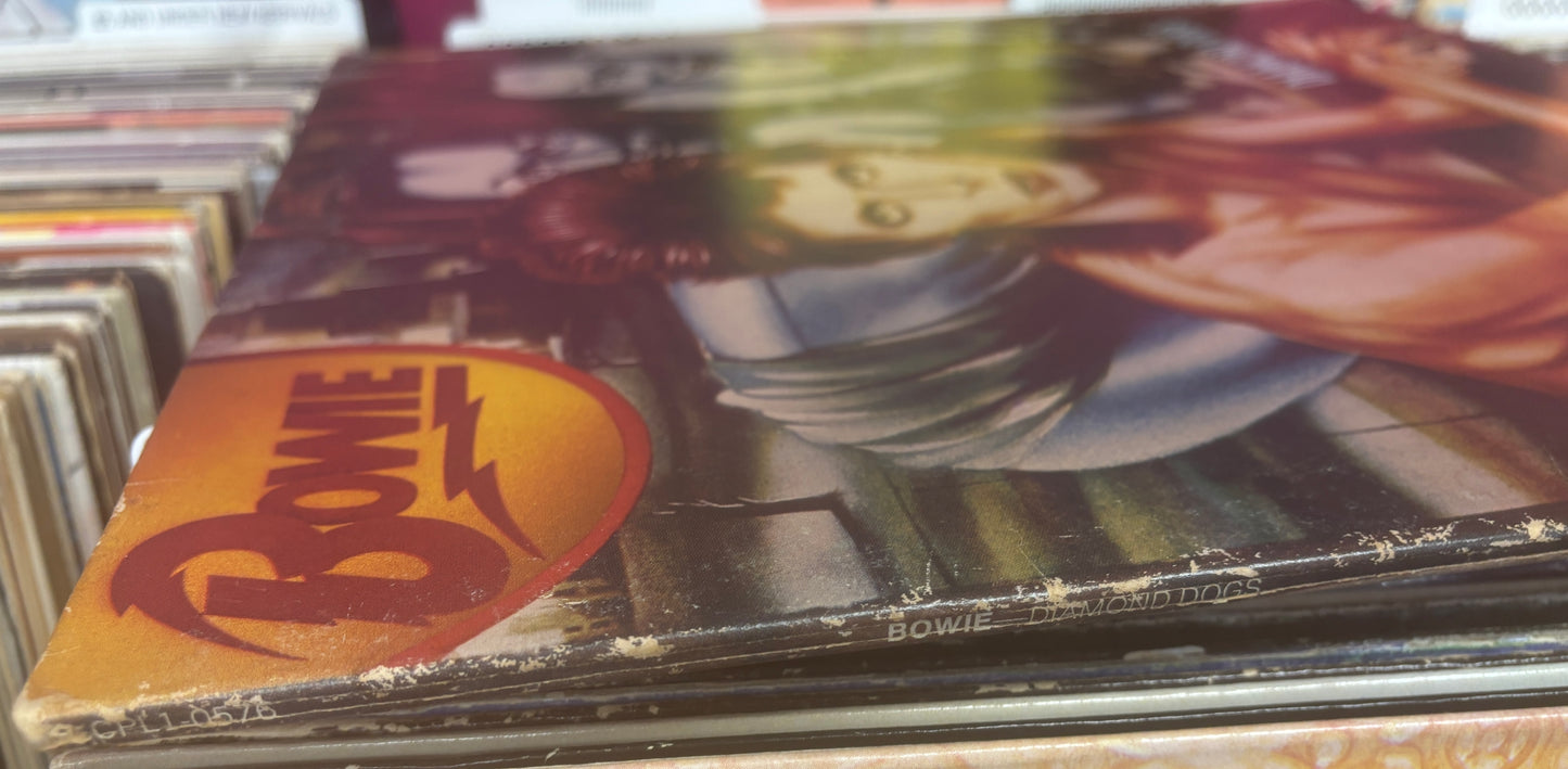 USED: David Bowie - Diamond Dogs LP vinyl record (original 1974 pressing)